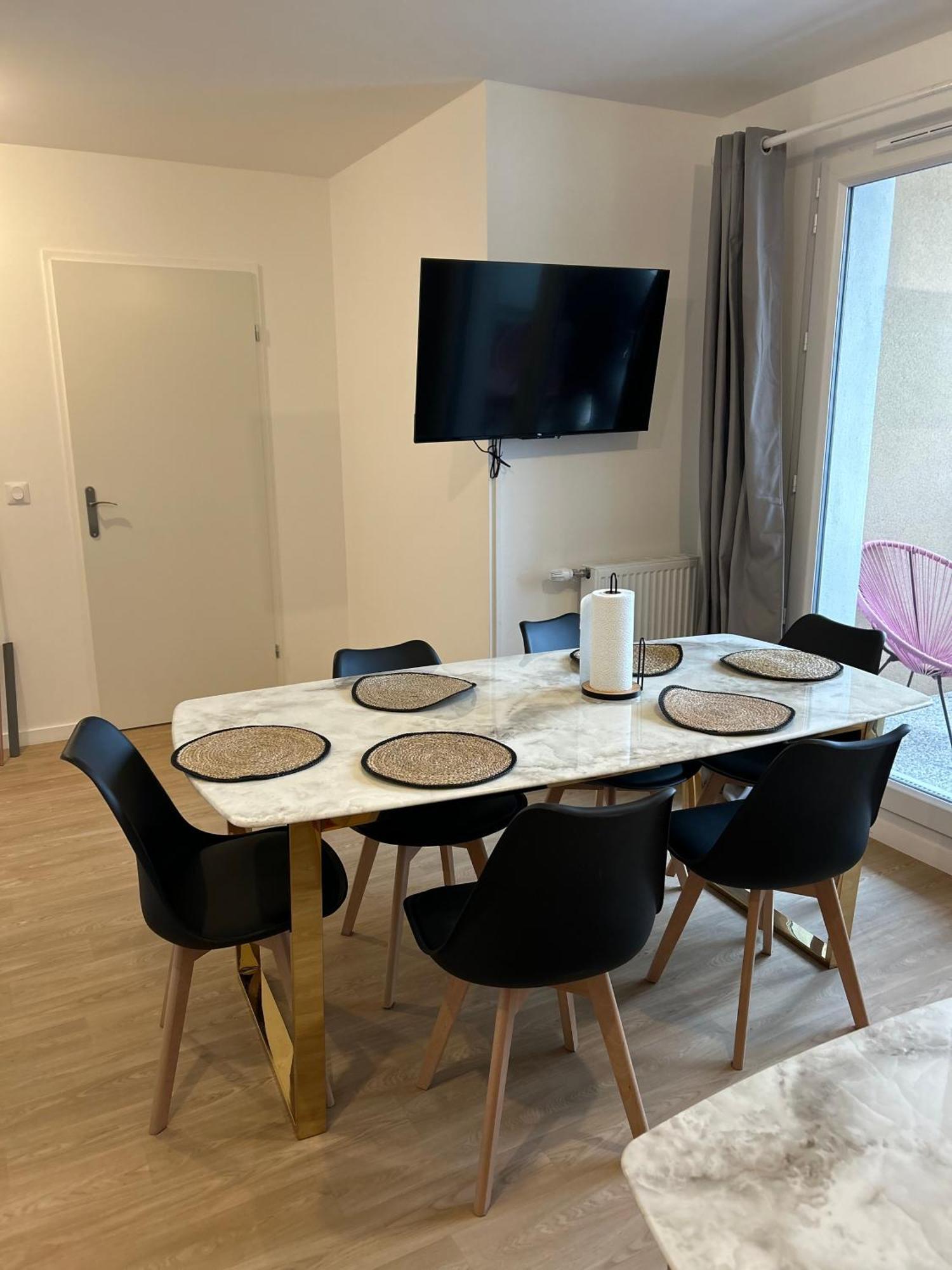 Appt Spacieux Et Calme Prox Disney-Cdg-Stade De France 勒布朗-梅尼尔 外观 照片